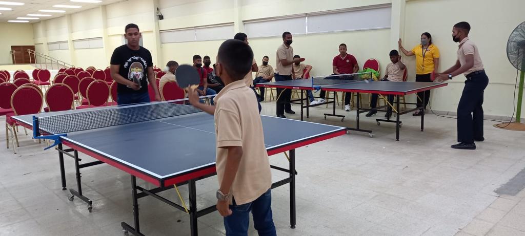 Estudiantes de la EVE participan del “Programa de Tenis de Mesa”  