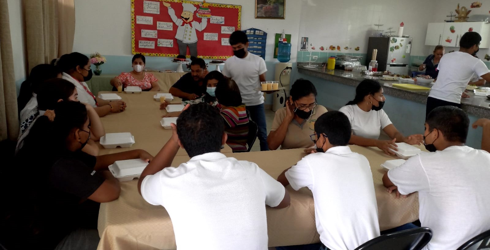 Estudiantes  de Veraguas aprenden a preparar recetas navideñas