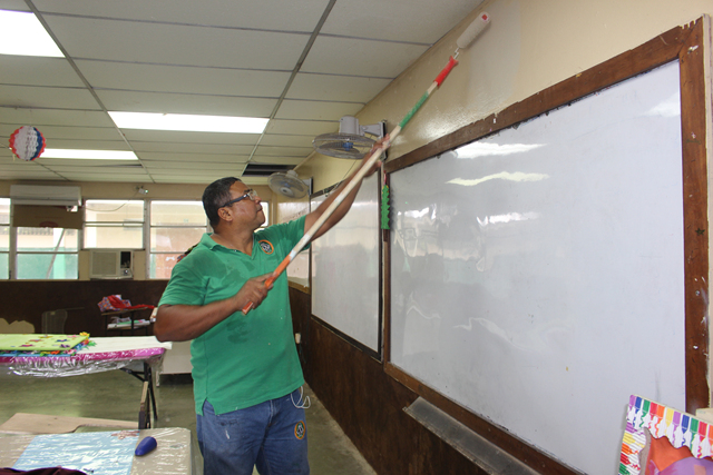 Escuela Vocacional Especial (EVE) prepara espacios para la llegada del año escolar