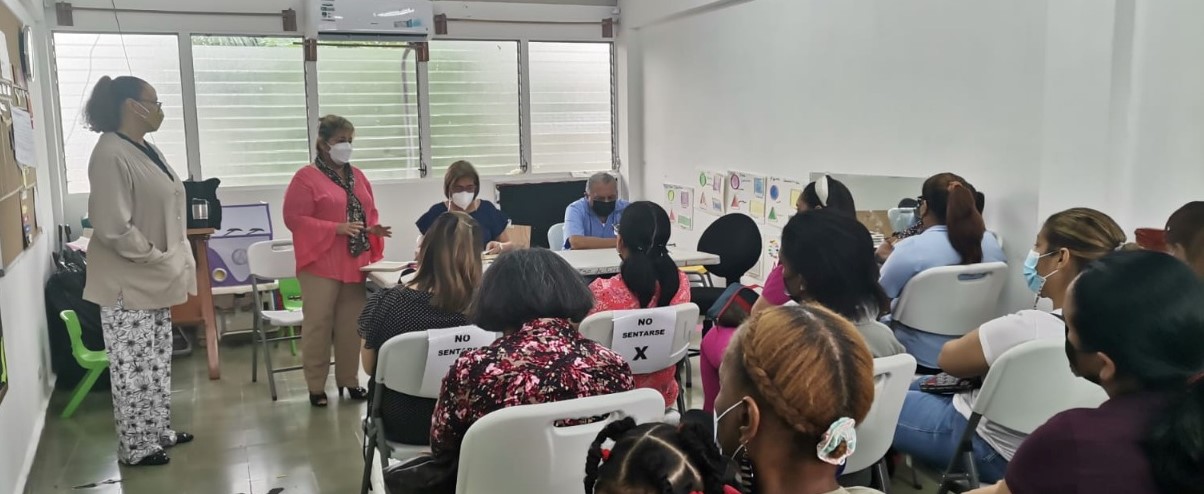 Directivos de Helen Keller realizan reunión de acompañamiento a  padres