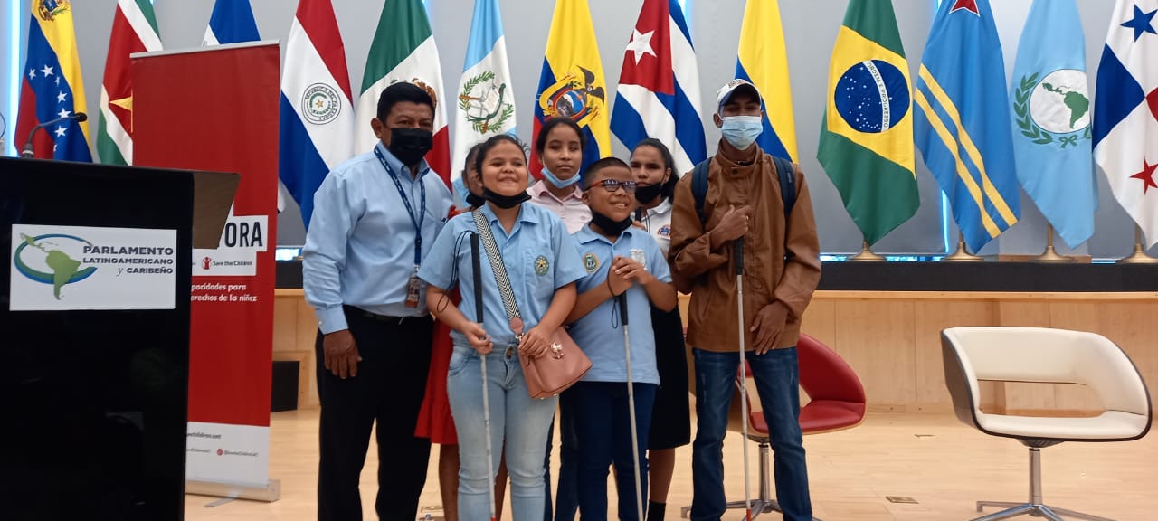 Estudiantes del IPHE participan en foro por el “Día Universal del Niño”