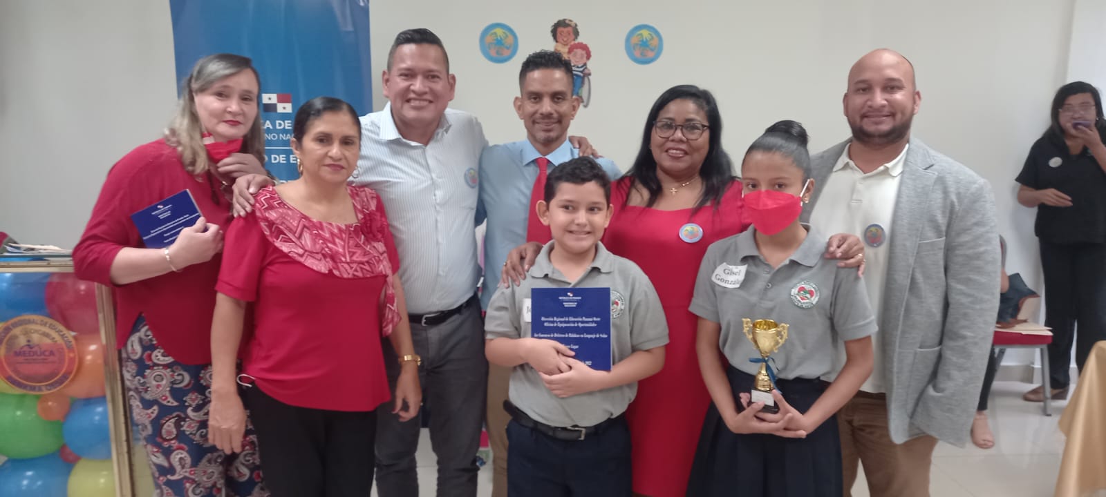 Estudiantes de inclusión participan en concurso de Deletreo en Lengua de Señas