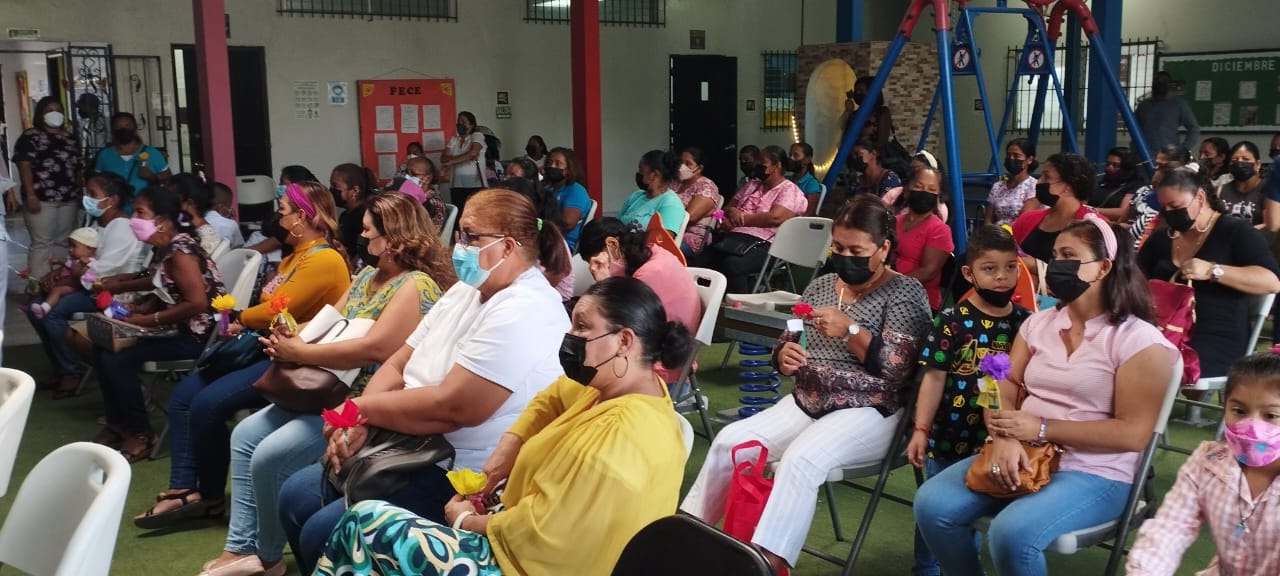Madres de Penonomé reciben merecido homenaje  
