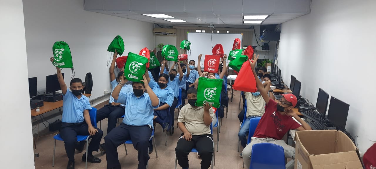 Estudiantes de Herrera participan en actividad de prevención bucal