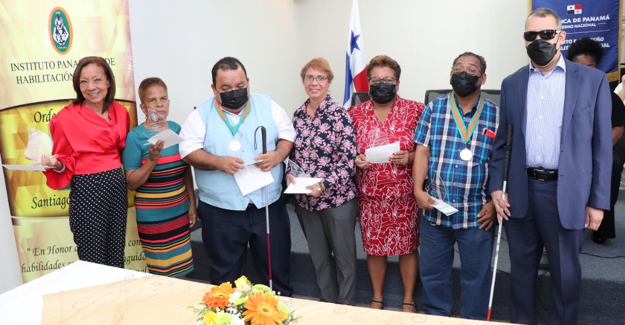 IPHE realiza actos de reconocimiento a través de dos Órdenes al Mérito