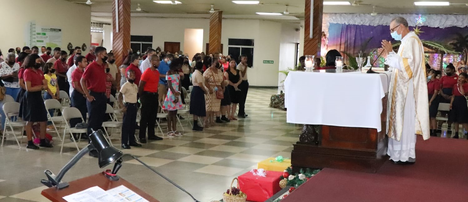 EVE realiza misa de acción de gracias por graduación de estudiantes