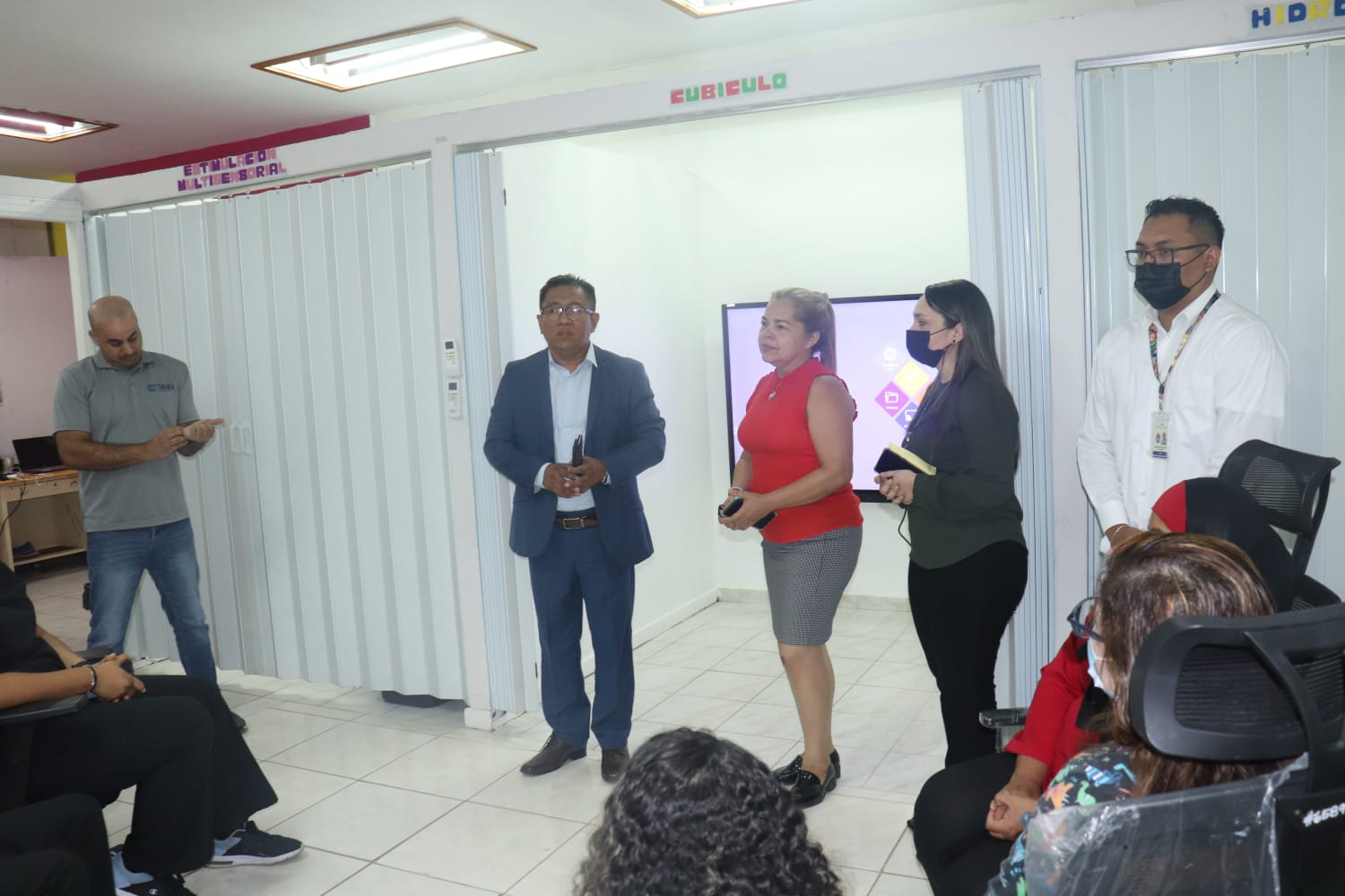 Técnicos del IPHE, se capacitan en pantallas digitales