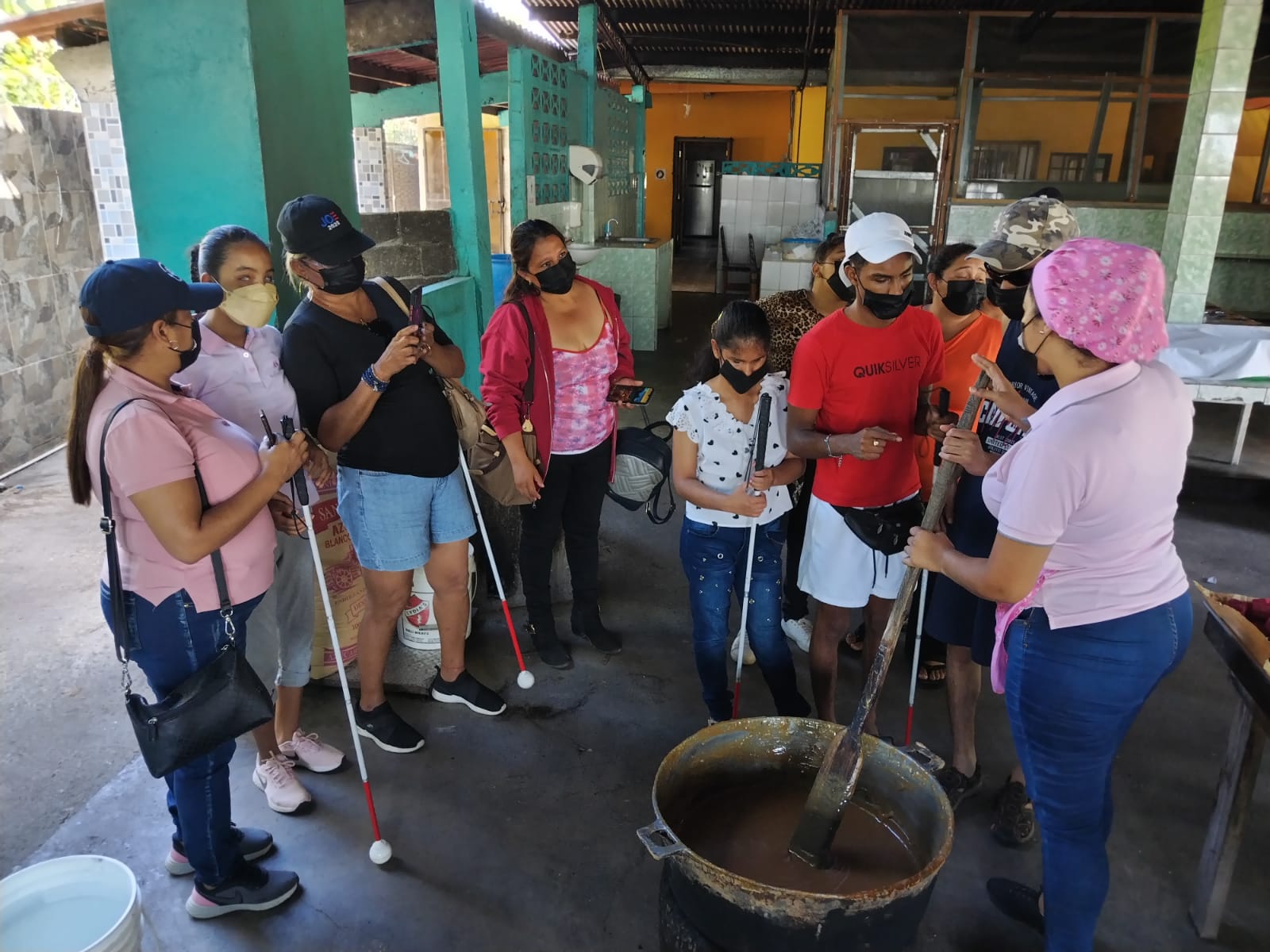 Estudiantes con discapacidad visual participan del “Campamento de Verano: Cociendo Coclé”