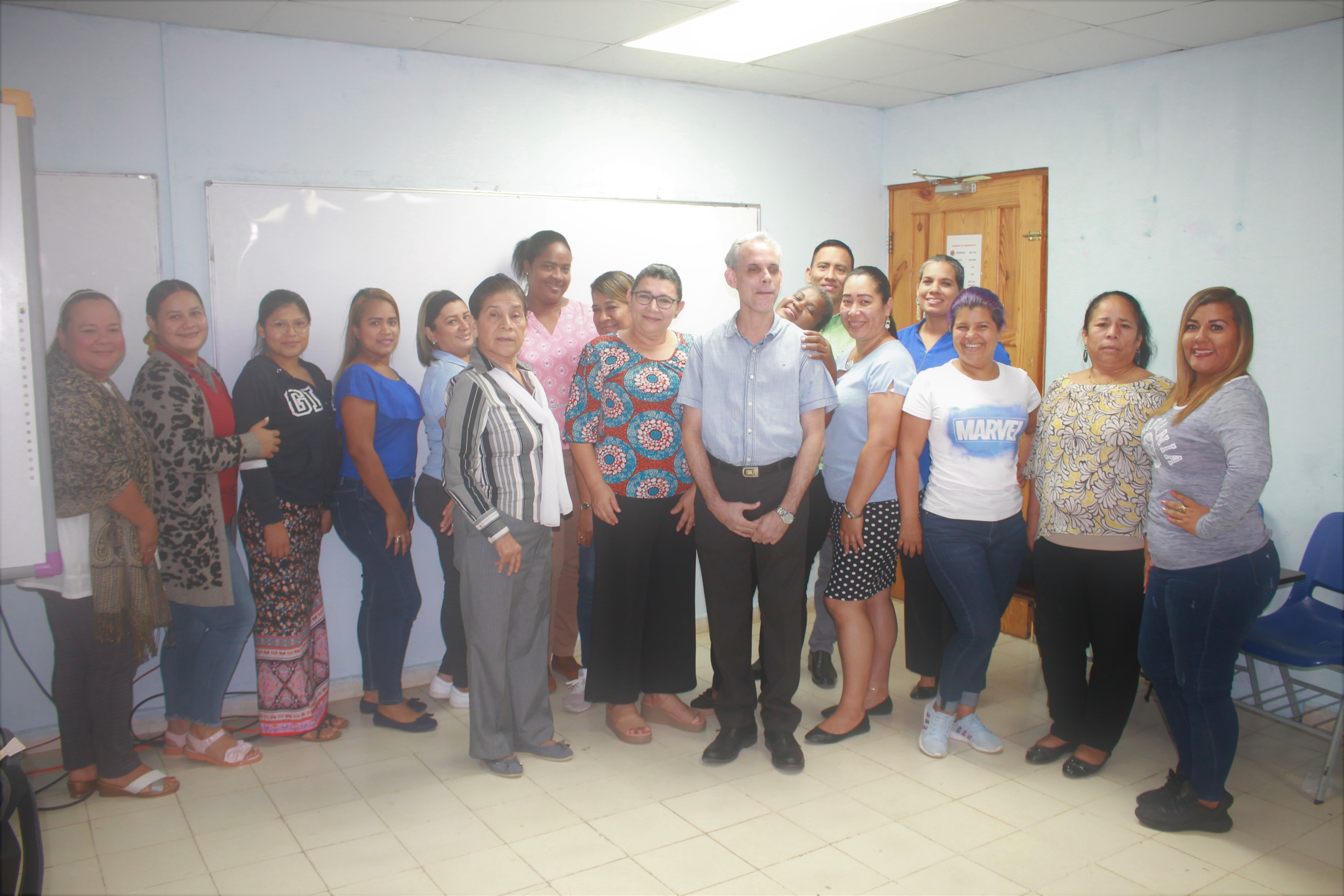 Concluye capacitación sobre Tiflotecnología para docentes en Panamá Este