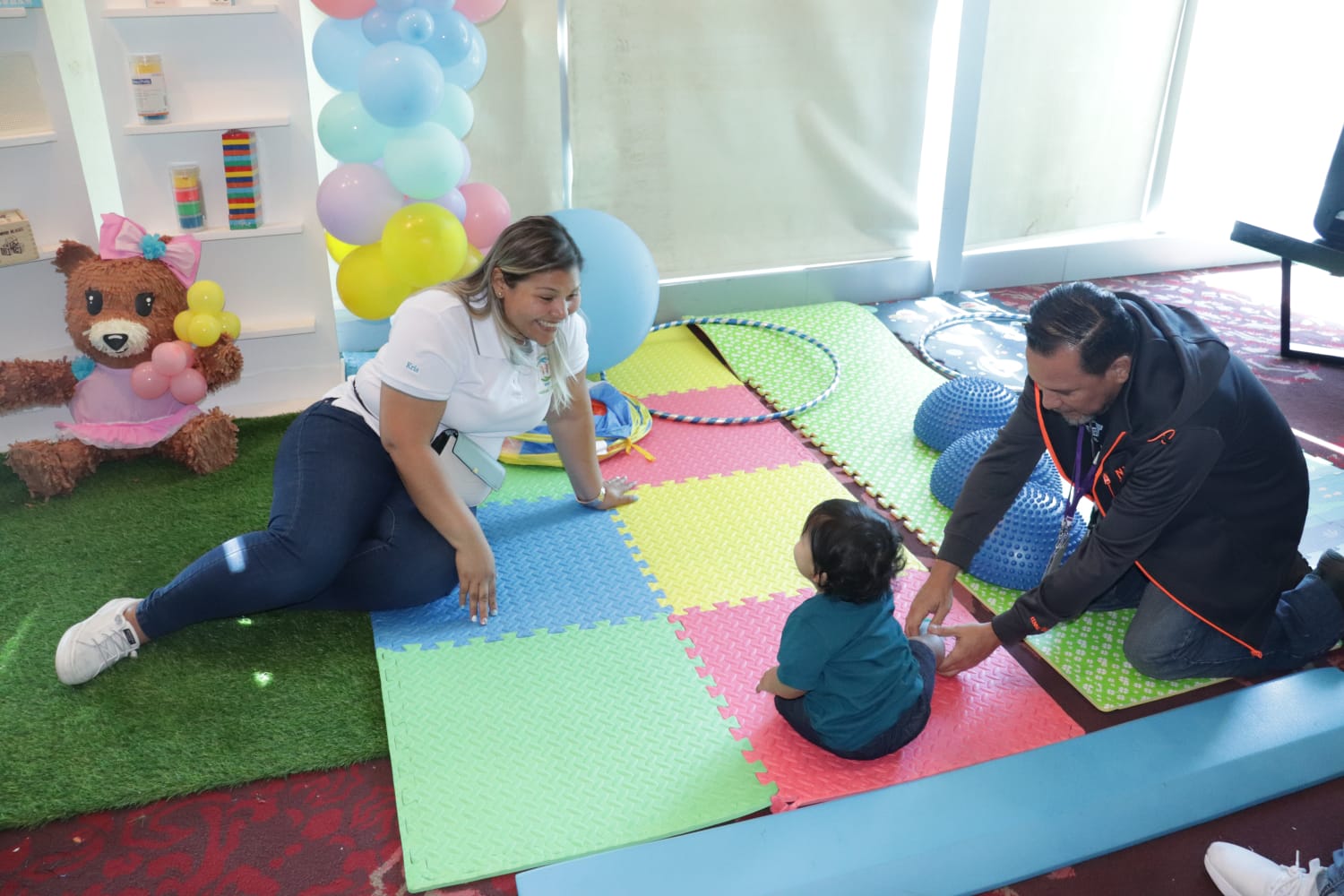 Equipo Técnico del IPHE orienta a padres en la Feria del Bebé 2023