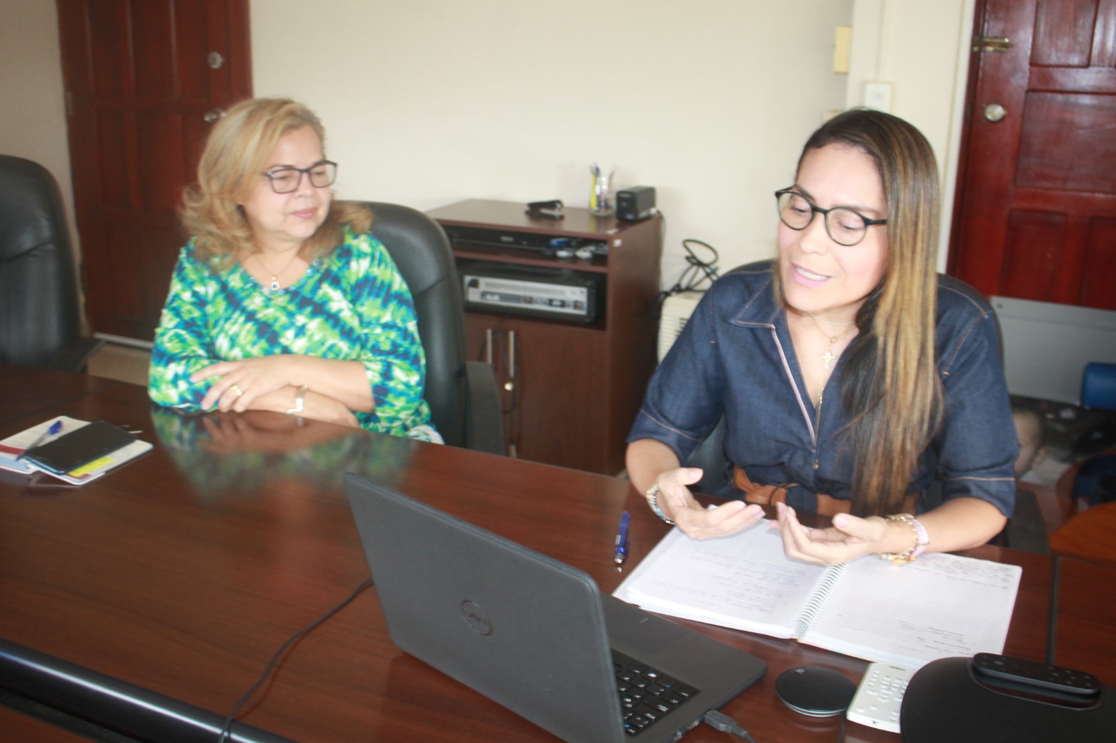 Oficinistas coordinan acciones de personal con autoridades del IPHE