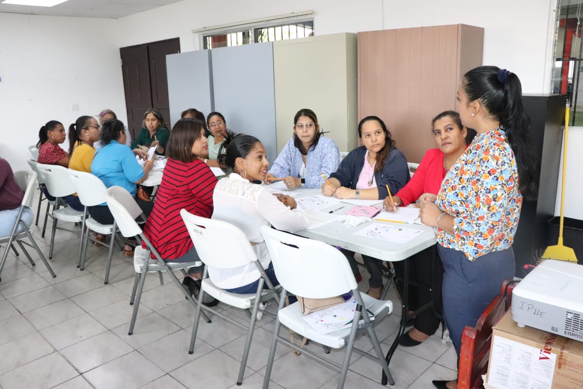 Refuerzan estrategias de comunicación aumentativa para aplicarlas en el aula 