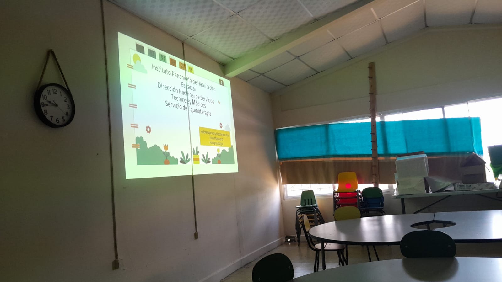 Autoridades y docentes son instruidos en la importancia de la Equinoterapia