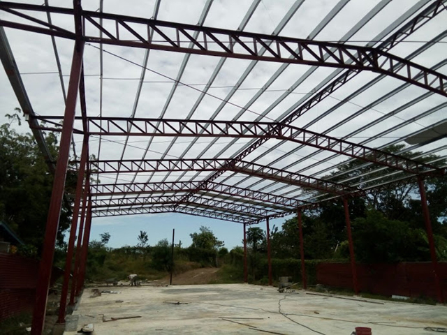 Comunidad educativa del IPHE de Los Santos realiza jornada de mantenimiento
