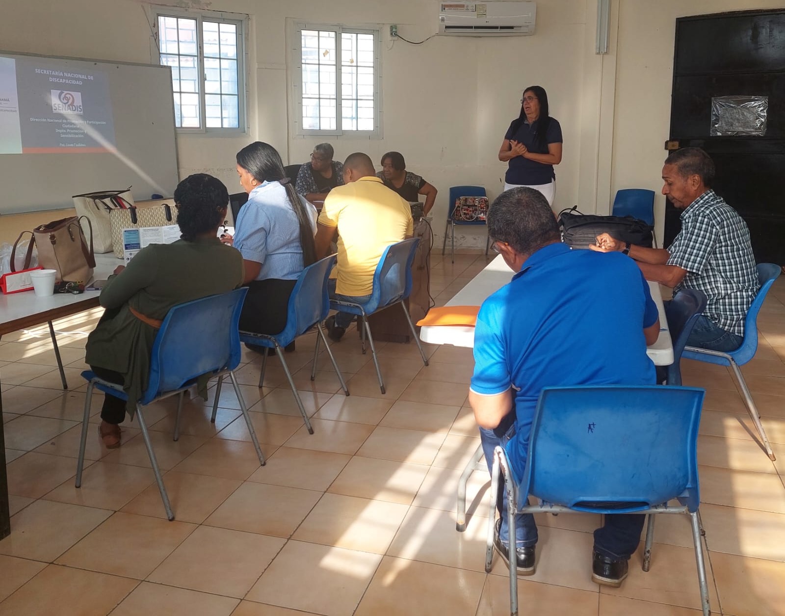 Seminario sobre sensibilización a la discapacidad en Colón