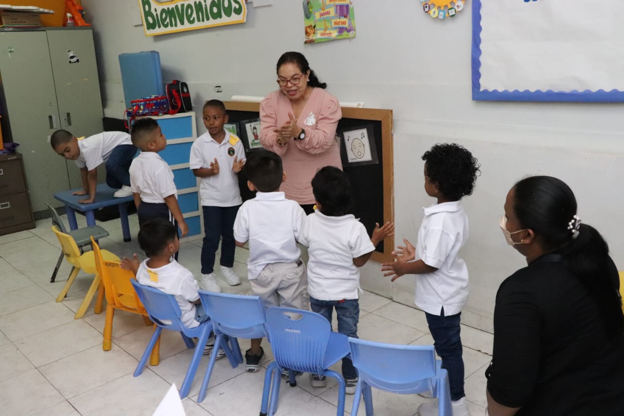 Autoridades visitan PEP en inicio del año escolar 2023