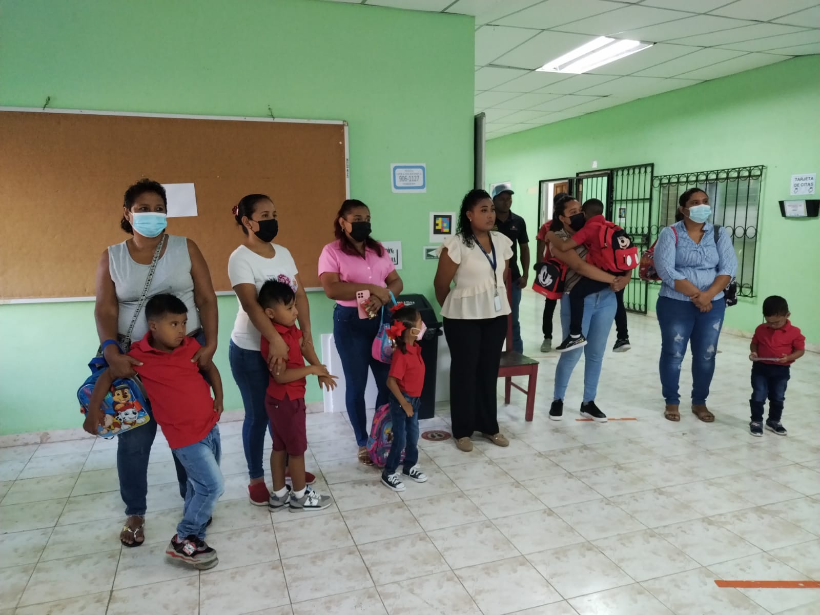 Con acto cívico IPHE de Antón inicia año lectivo 2023