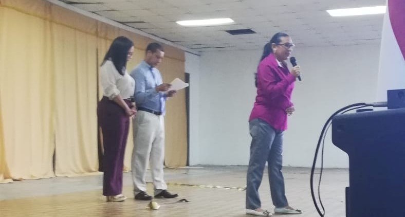Directivas de Bocas del Toro participan de inicio de clases
