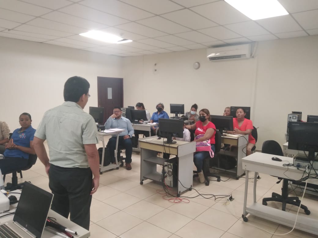 Realizan taller de Tiflotecnología en Chiriquí