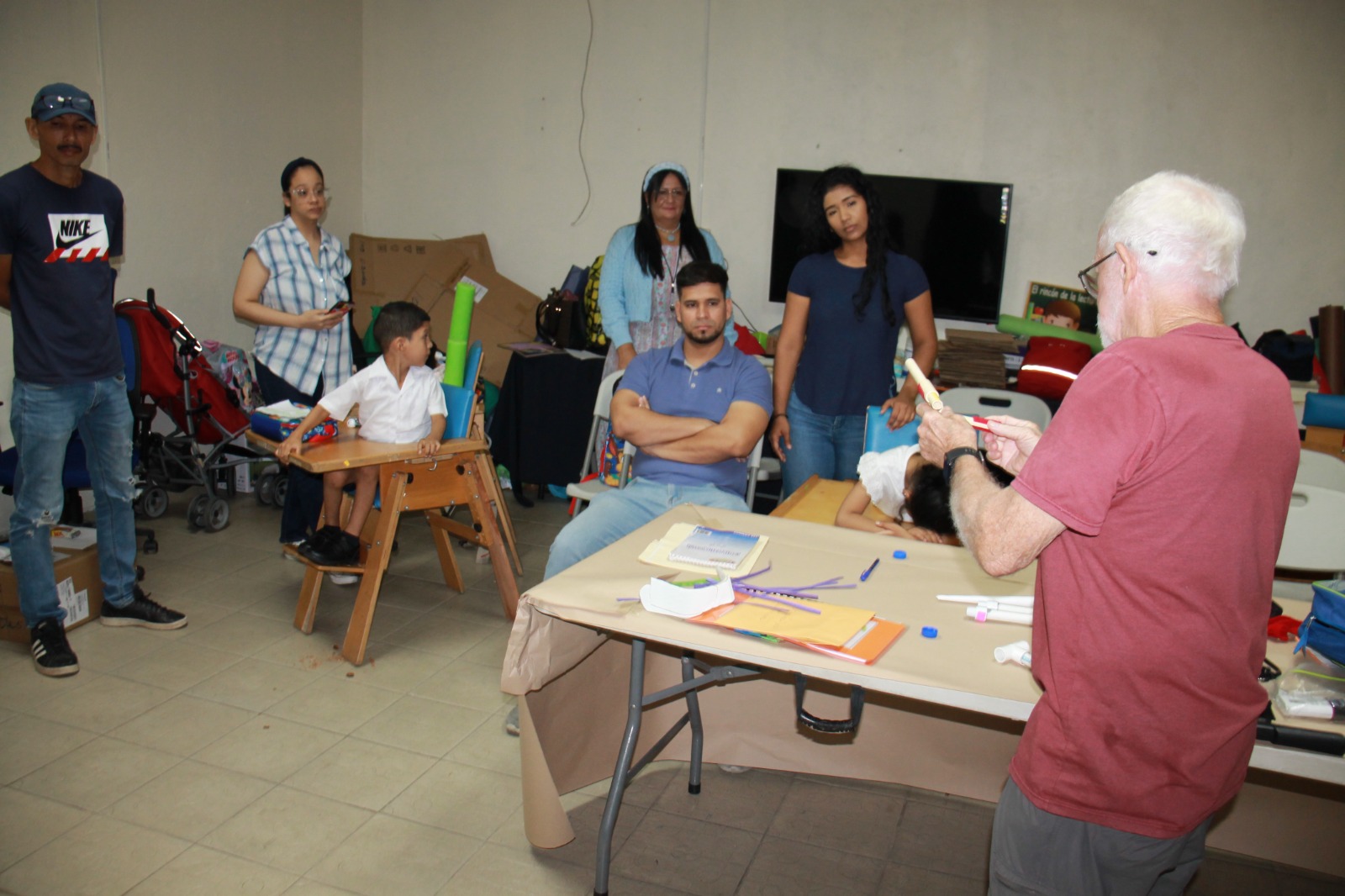 Estudiantes de Parálisis Cerebral participan en taller de estimulación sensorial