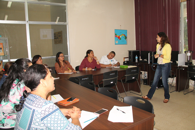 Estudiantes graduandos de UDELAS realizan jornada para la reducción del riesgo de desastre