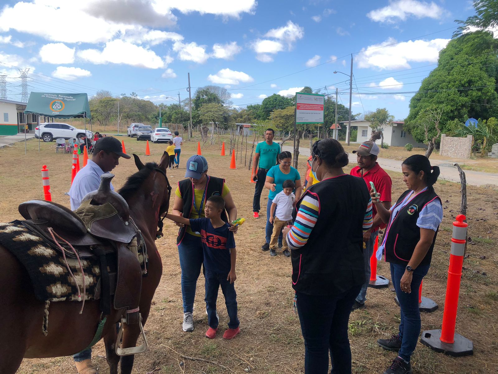 Estudiantes de Herrera participan en gira terapéutica en Antón