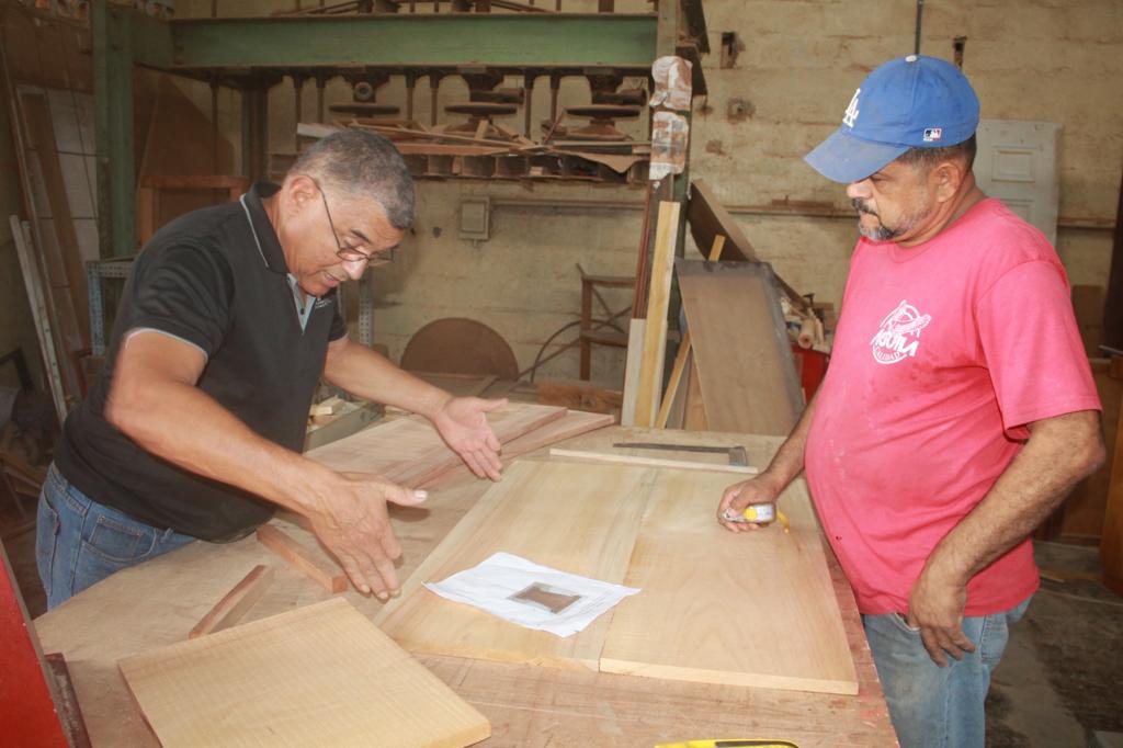 Taller de Ebanistería ofrece productos de primera calidad al público