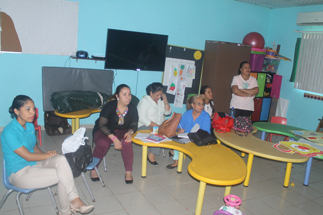 Docentes fortalecen competencias en el uso de las tecnologías de apoyo para el acceso a la comunicación y de los aprendizajes