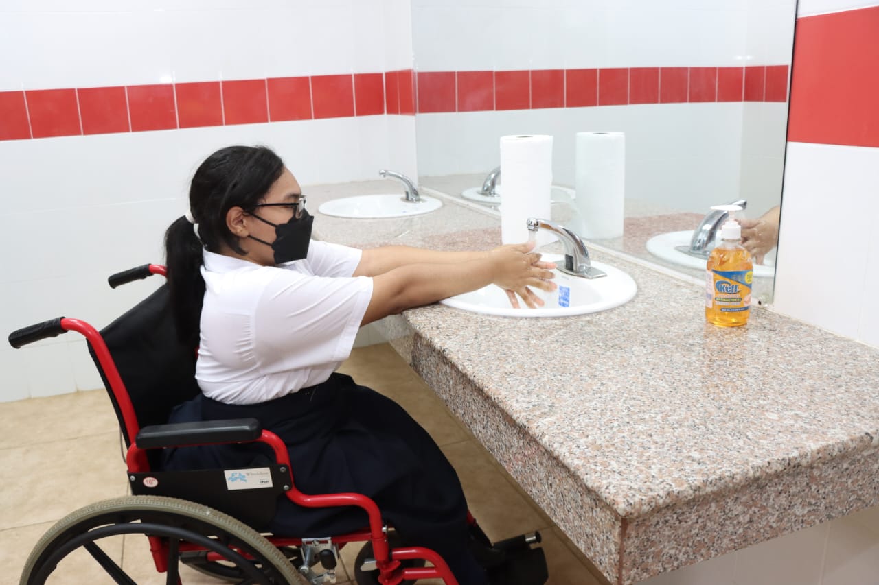 Estudiantes de la Extensión de  Aguadulce se benefician con nuevas obras