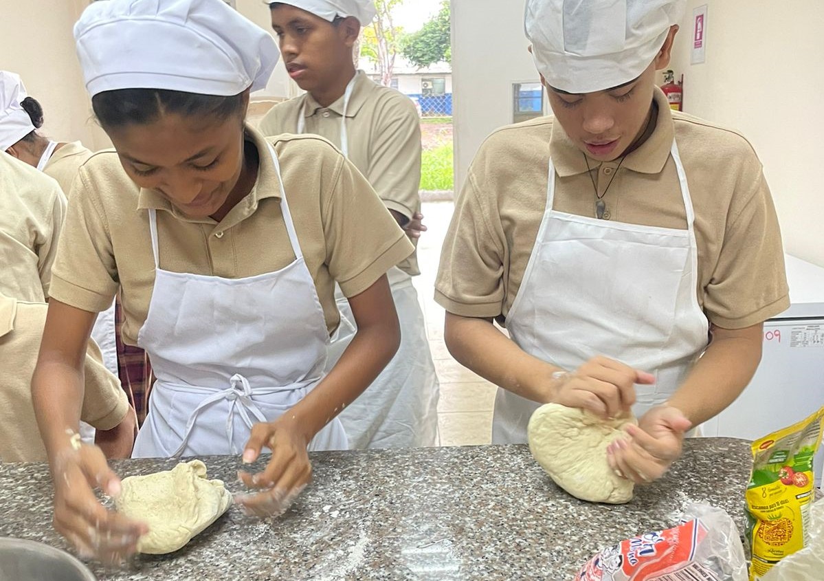 Estudiantes de CTI de Gastronomía de Tocumen aprenden a preparar desayuno