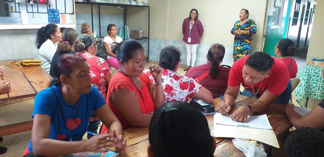 Madres de familia de Panamá Oeste se adiestran en “Decoración de Eventos”