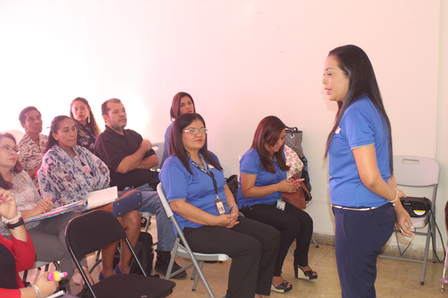 Comunidad educativa de la escuela de Enseñanza Especial participan de capacitación