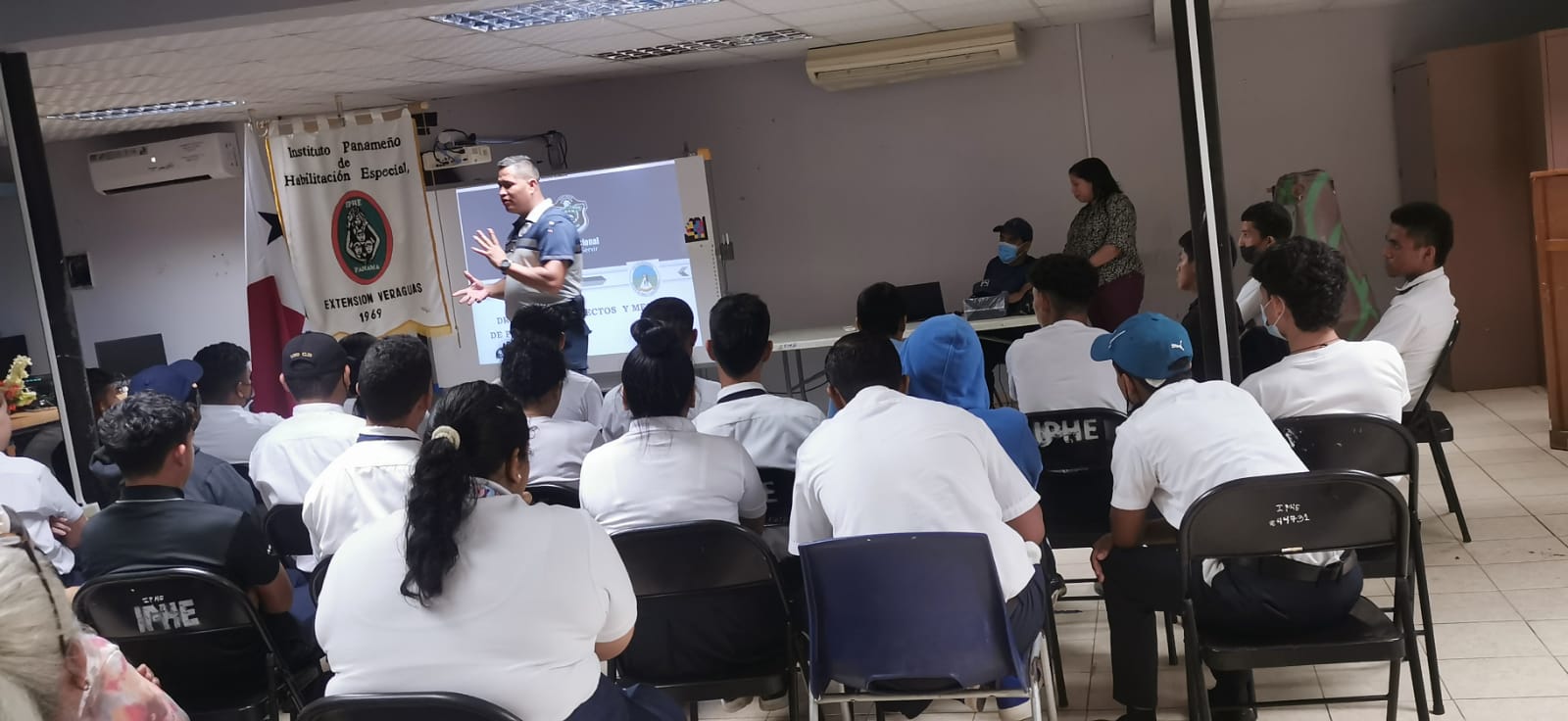 Estudiantes de Veraguas conocen los peligros de las drogas
