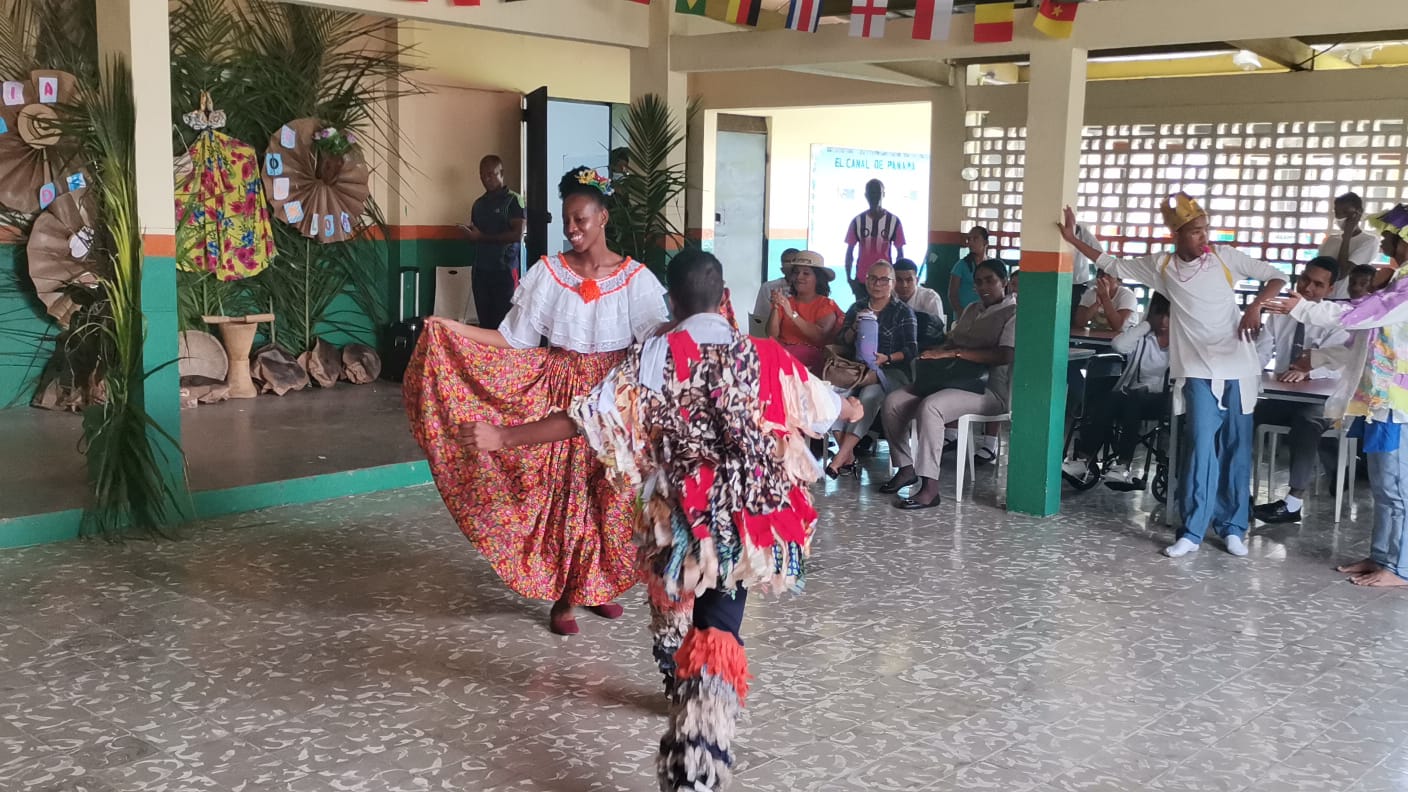 Extensión de Colón celebra el Día Mundial del Folclor