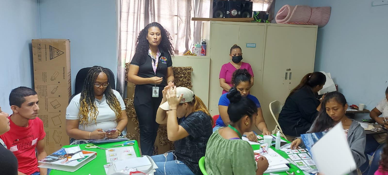 Padre de Familia de Chepo elaboran materiales didácticos