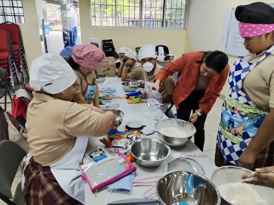 Estudiantes de CTI de Tocumen participan en taller de elaboración de alimentos