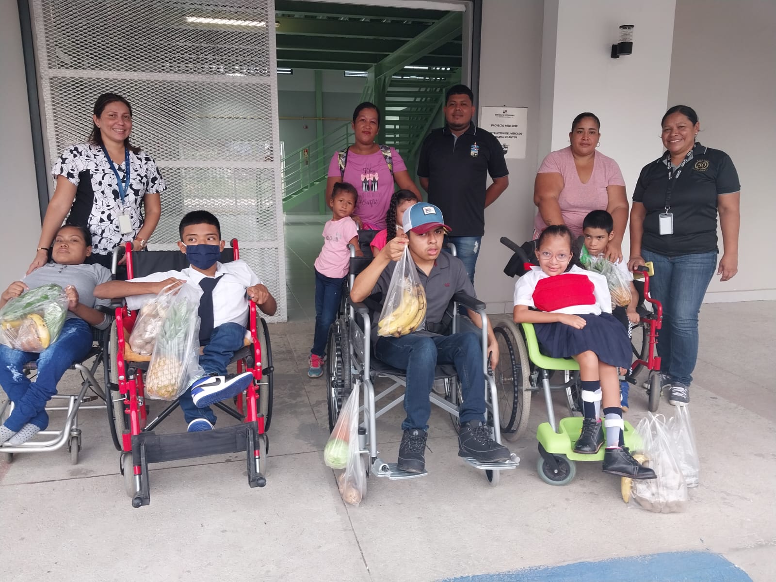 Estudiantes de Antón visitan Mercado Público