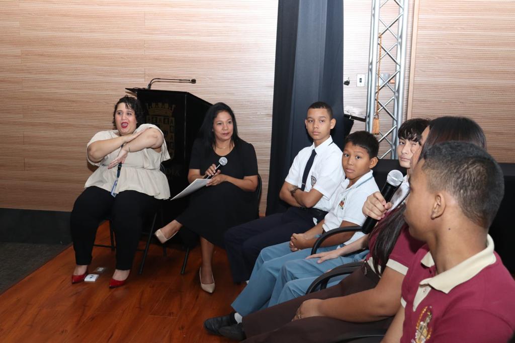 Realizan Conversatorio sobre “Valorando la Colaboración Entre Pares”