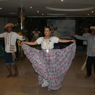 ee-20-59f39672238db26cbb5a27ed1f6b6417.jpg