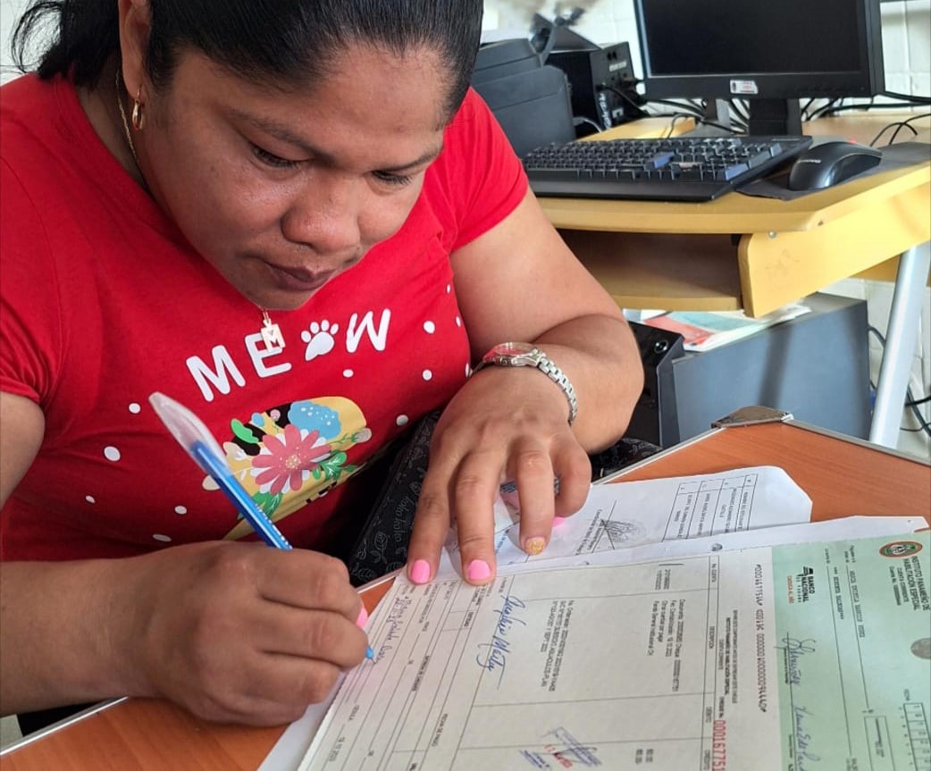 Extensión de Aguadulce entrega subsidios a familias