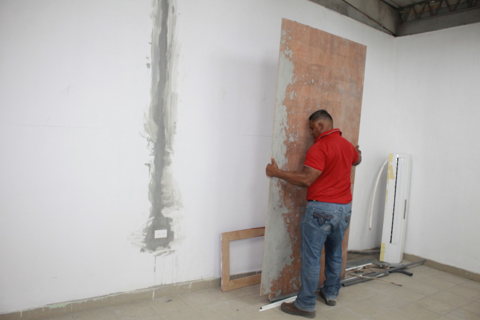 Acondicionan el área del gimnasio para establecer una Sala Multisensorial de Fisioterapia