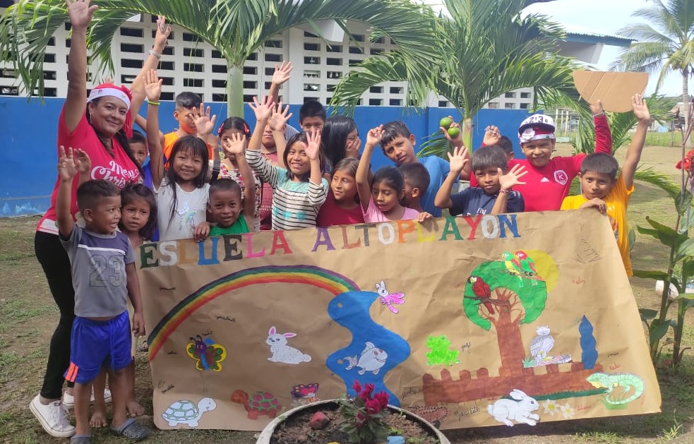 Estudiantes de Darién celebran la Navidad en comunidad