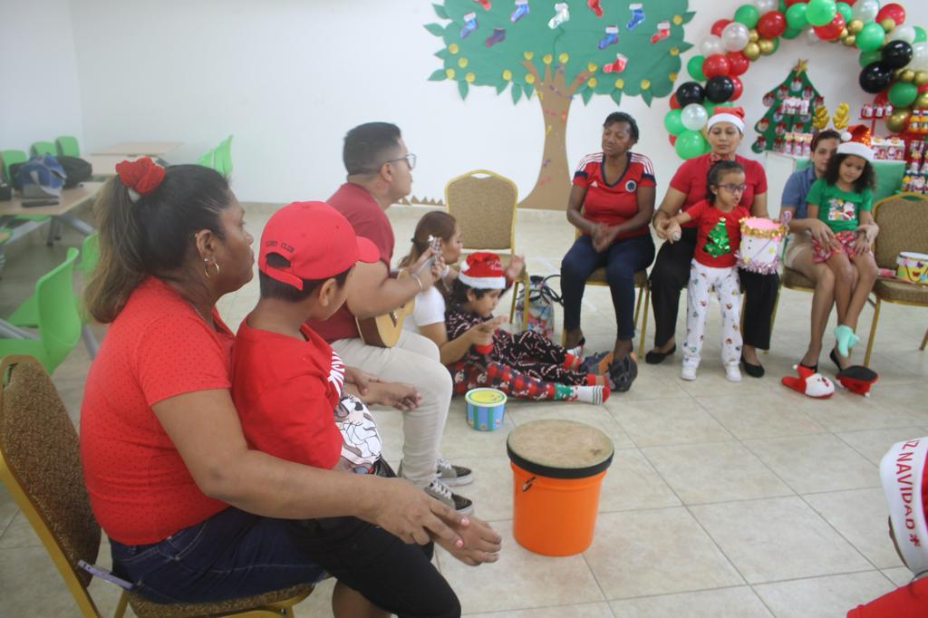 Programa de Autismo del IPHE realiza fiesta navideña