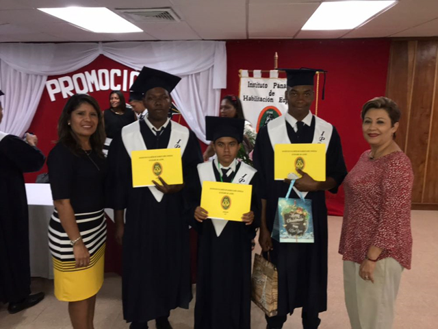 Estudiantes de la Extensión del IPHE de Antón reciben sus certificados de graduación