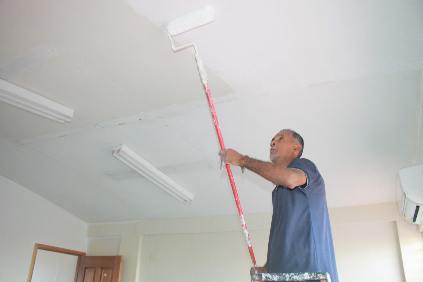 Pintan salón de terapia del lenguaje de Escuela de Ciegos