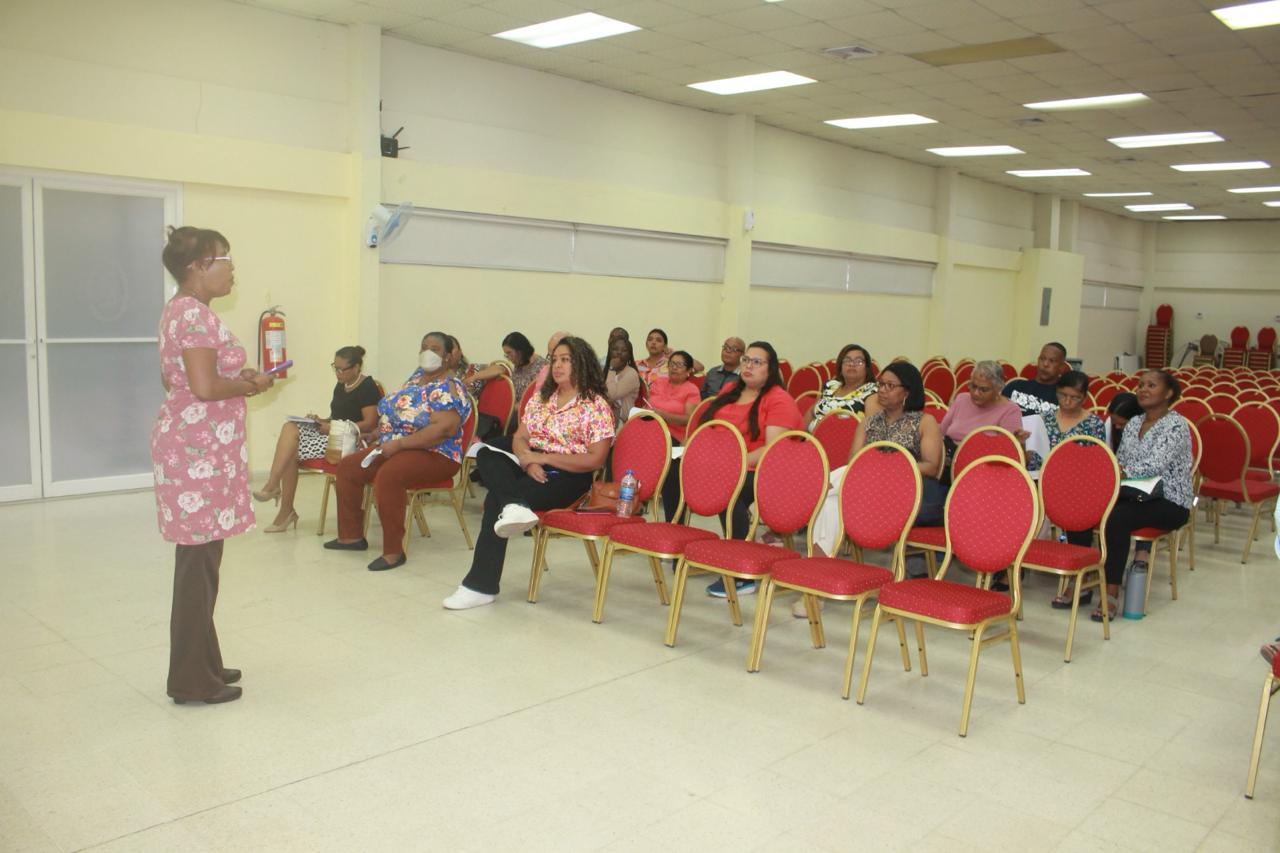 Docentes y técnicos del IPHE conocen sobre comportamiento en el aula