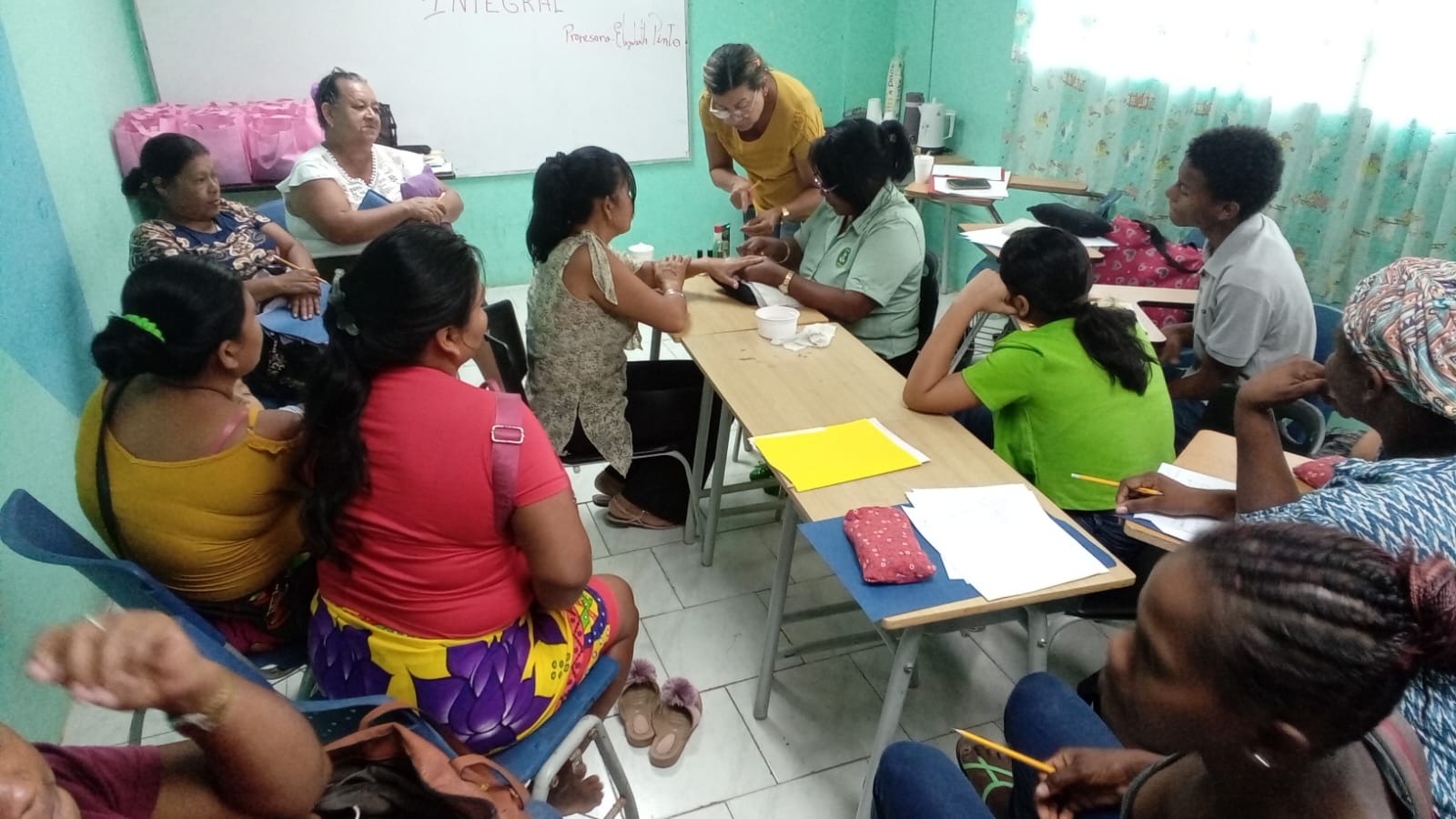 Madres de Darién participan en Taller de Belleza