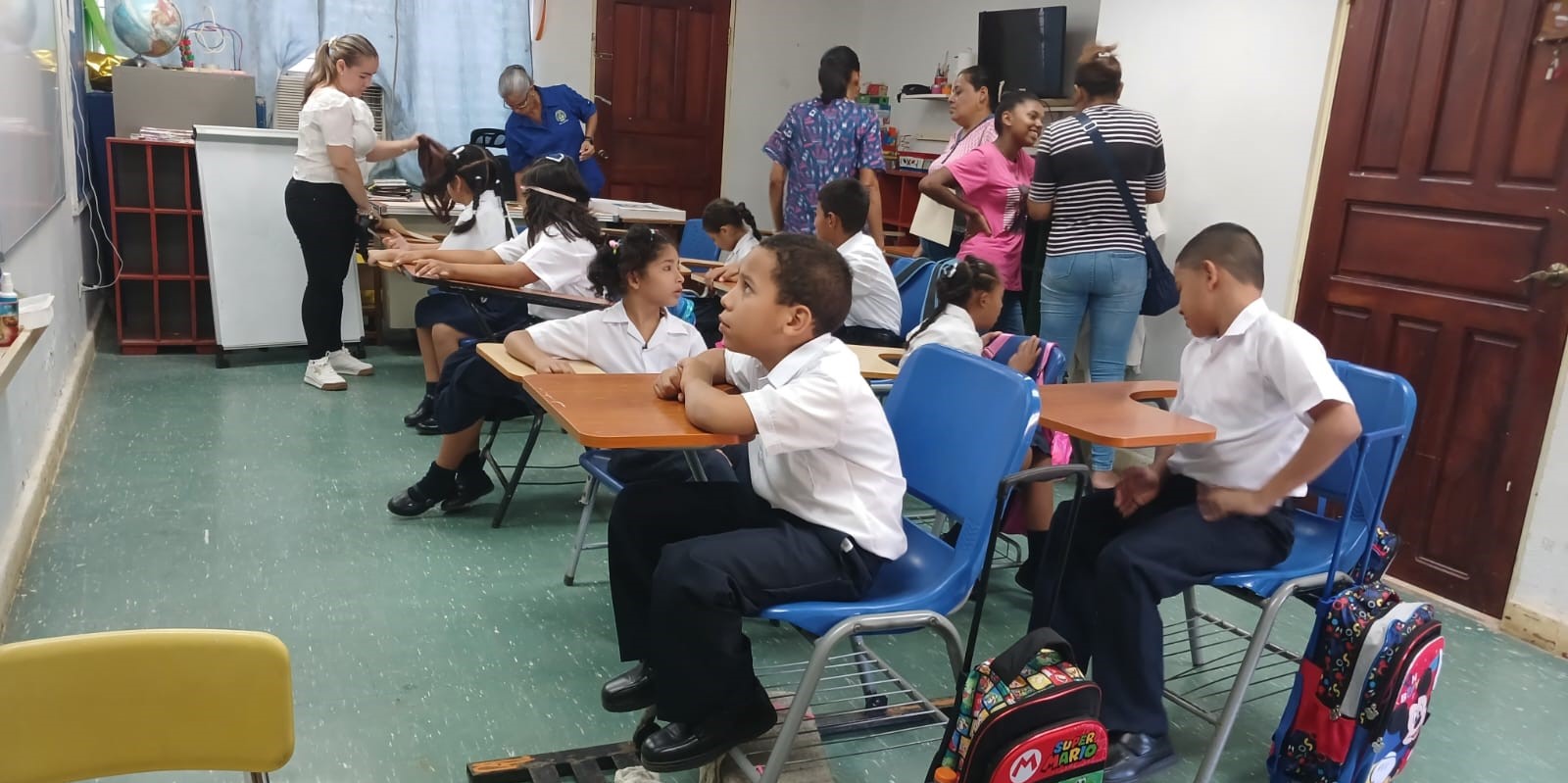 Más de 17 mil estudiantes inician año escolar en instalaciones del IPHE
