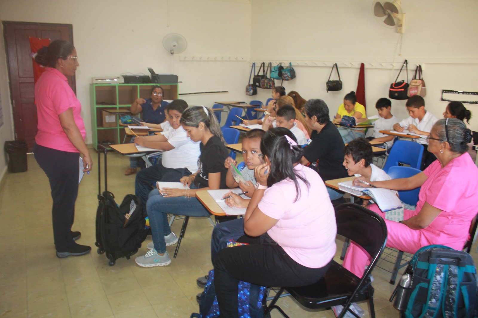 Estudiantes de Autismo conocen sobre sílabas triples