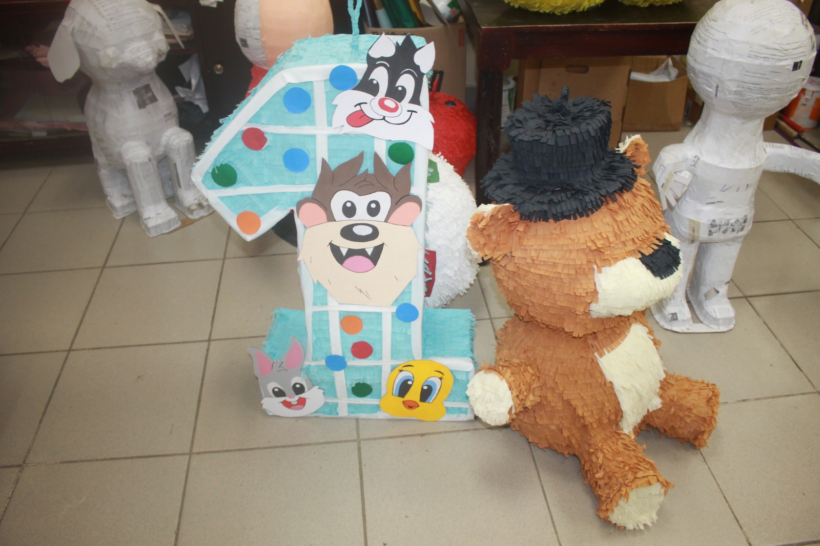 Piñatas del IPHE: Producto popular a bajos precios